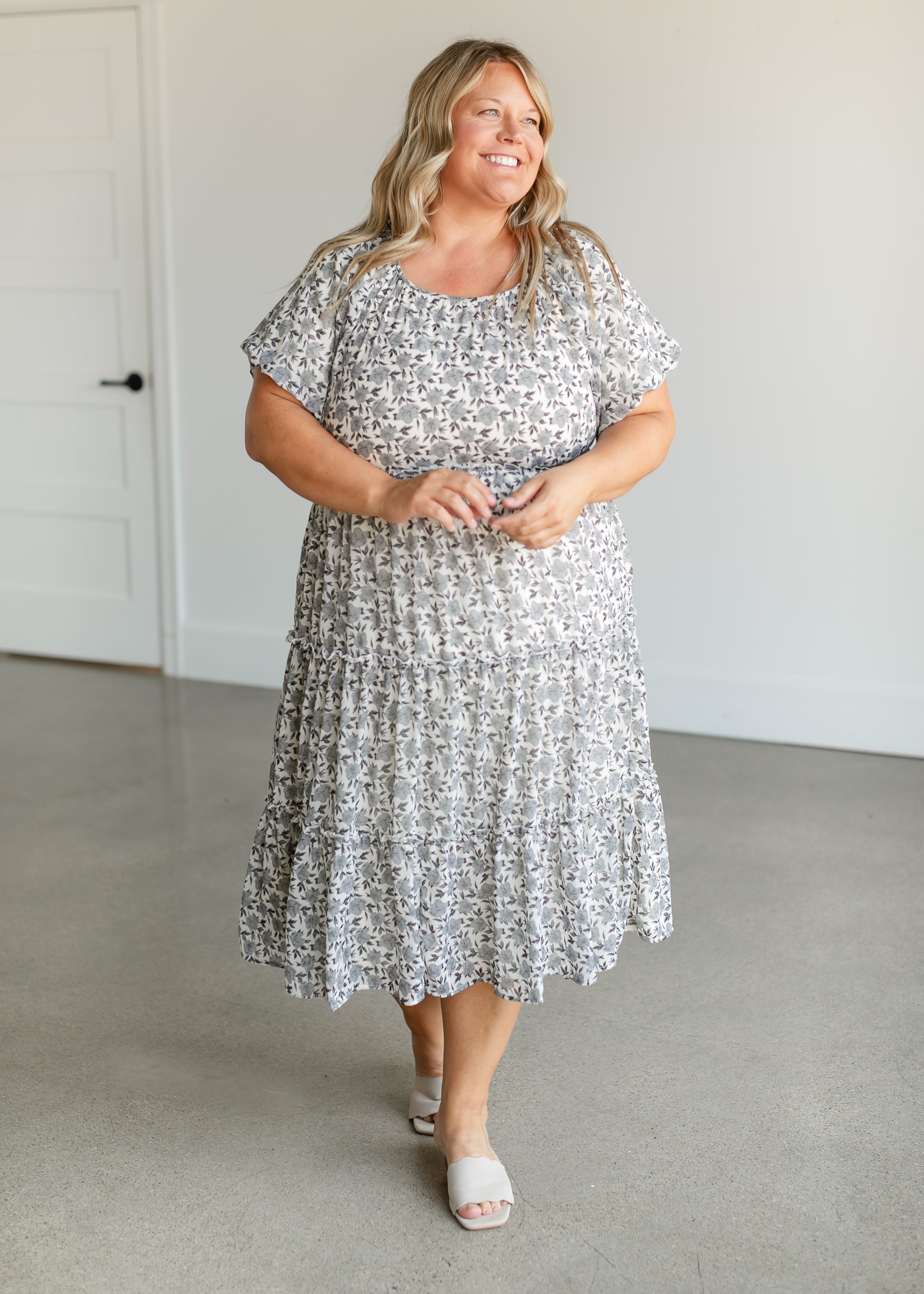 Short Bubble Sleeve Midi Dress